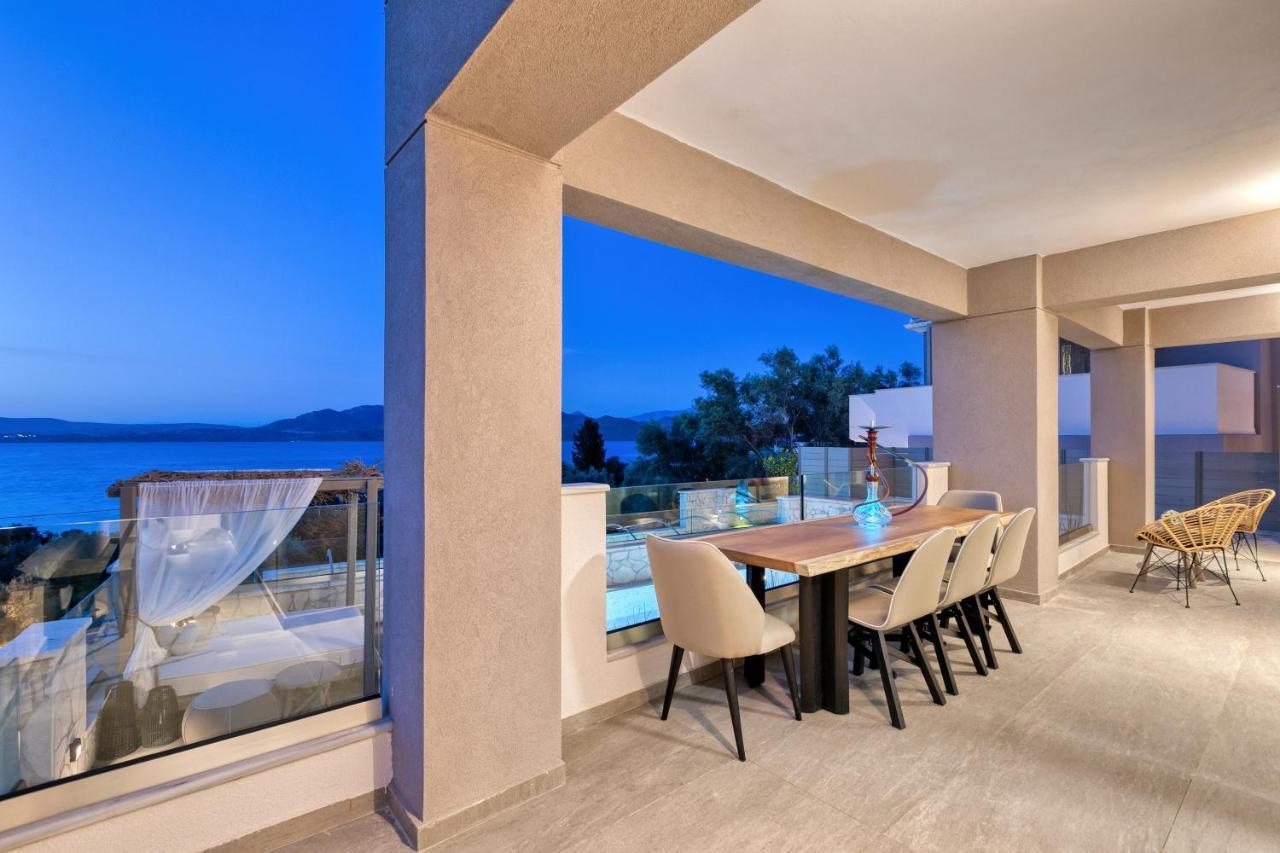 White Rock Villas Nikiana Bagian luar foto